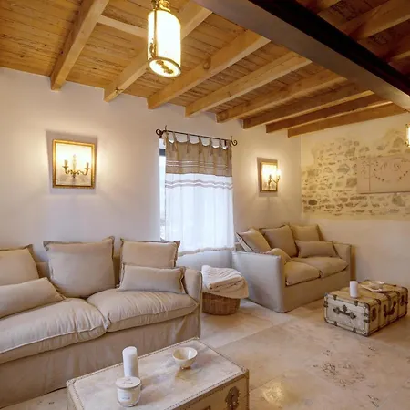 De Charme Avec Piscine, Et Sauna, 5 Chambres, Jardin Prive Et Equipements Modernes - Fr-1-496-311