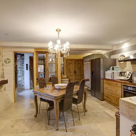 Holiday home De Charme Avec Piscine, Et Sauna, 5 Chambres, Jardin Prive Et Equipements Modernes - Fr-1-496-311 Lure (Loire)