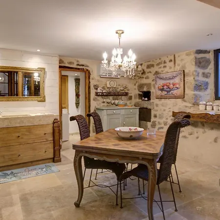 Holiday home De Charme Avec Piscine, Et Sauna, 5 Chambres, Jardin Prive Et Equipements Modernes - Fr-1-496-311 Lure (Loire)