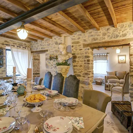 De Charme Avec Piscine, Et Sauna, 5 Chambres, Jardin Prive Et Equipements Modernes - Fr-1-496-311