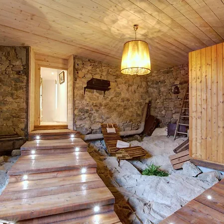 De Charme Avec Piscine, Et Sauna, 5 Chambres, Jardin Prive Et Equipements Modernes - Fr-1-496-311